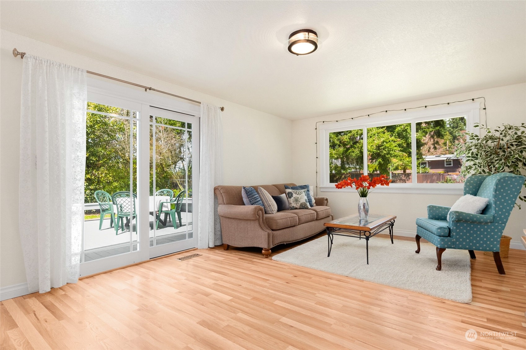 8812 Northeast 189th Place Bothell, WA 98011 - Photo 10 of 22 Gallery Image 10