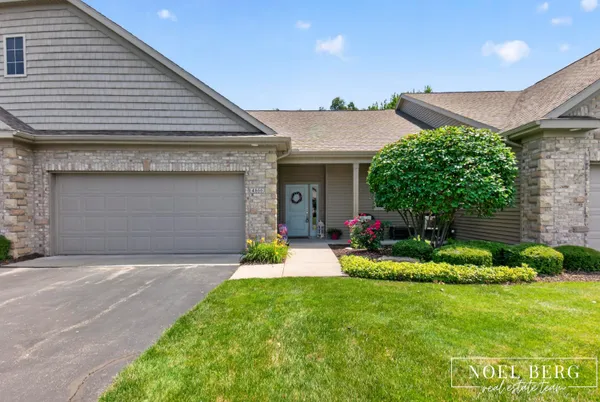 $419,900 | 4866 Chatsworth Creek Drive, Hudsonville, MI 49426