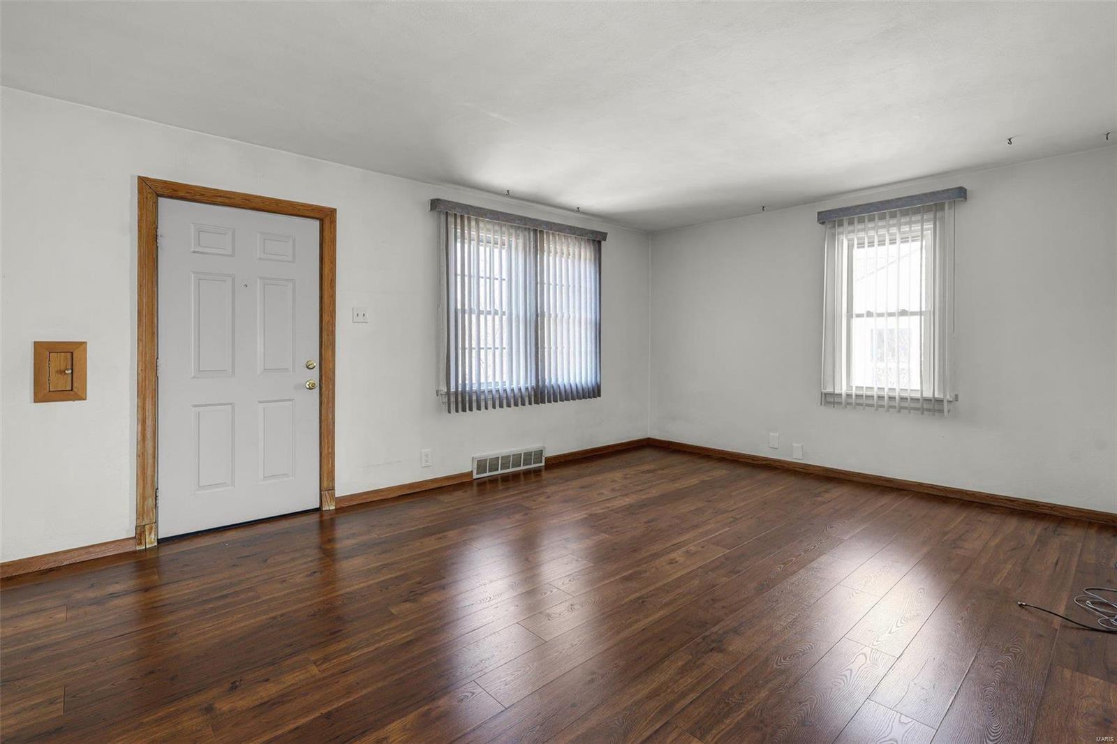 2994 Walton Road St. Louis, MO 63114 - Photo 3 of 27 Gallery Image 3