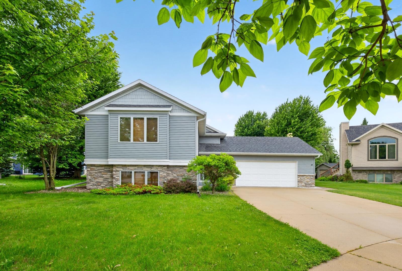 1734 Juniper Lane Southwest Rochester, MN 55902 - Photo 2 of 9