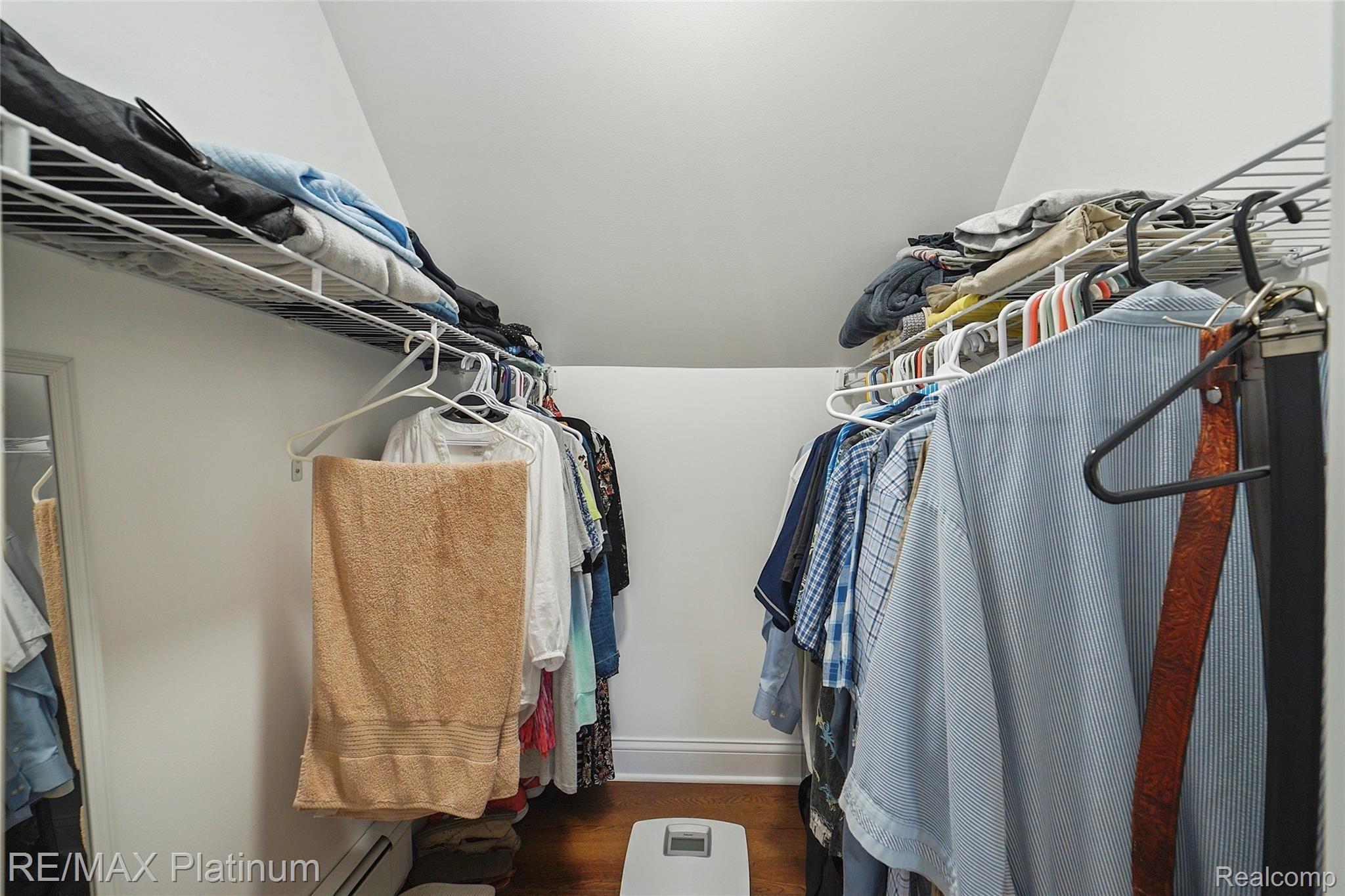 7055 West Allen Road Fowlerville, MI 48836 - Photo 22 of 34 021-photo-walk-in-closet-9469699.jpg