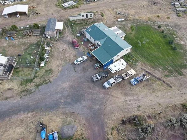 $700,000 | 29388 Wrecking Yard Lane, Hines, OR 97738