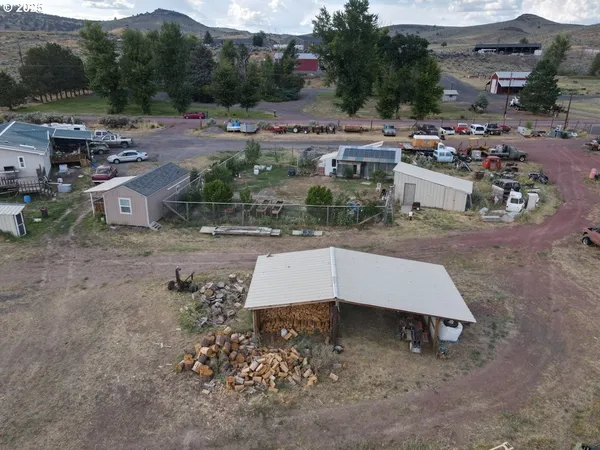 $700,000 | 29388 Wrecking Yard Lane, Hines, OR 97738