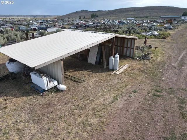 $700,000 | 29388 Wrecking Yard Lane, Hines, OR 97738