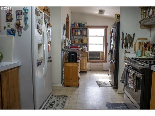 $700,000 | 29388 Wrecking Yard Lane, Hines, OR 97738