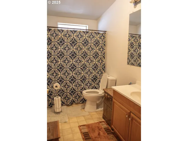 $700,000 | 29388 Wrecking Yard Lane, Hines, OR 97738