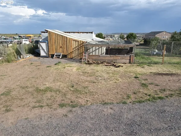 $700,000 | 29388 Wrecking Yard Lane, Hines, OR 97738