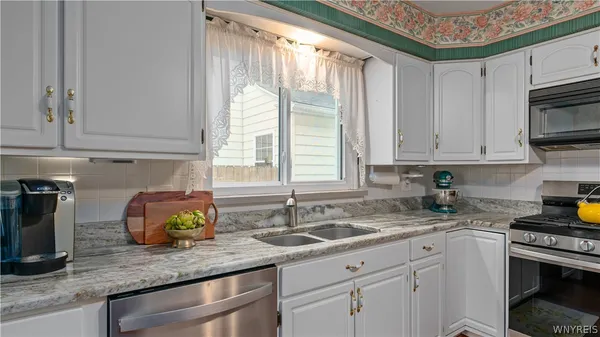 $344,900 | 243 Capen Boulevard, Amherst, NY 14226