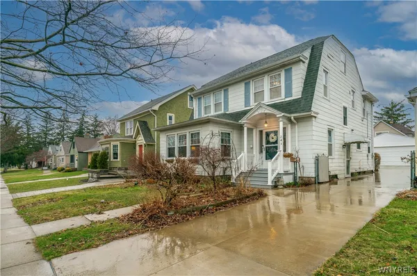 $344,900 | 243 Capen Boulevard, Amherst, NY 14226