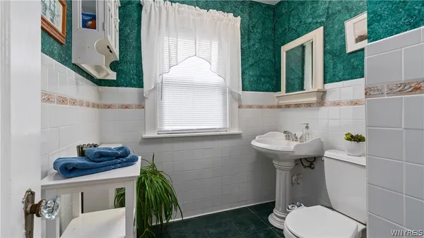 $344,900 | 243 Capen Boulevard, Amherst, NY 14226