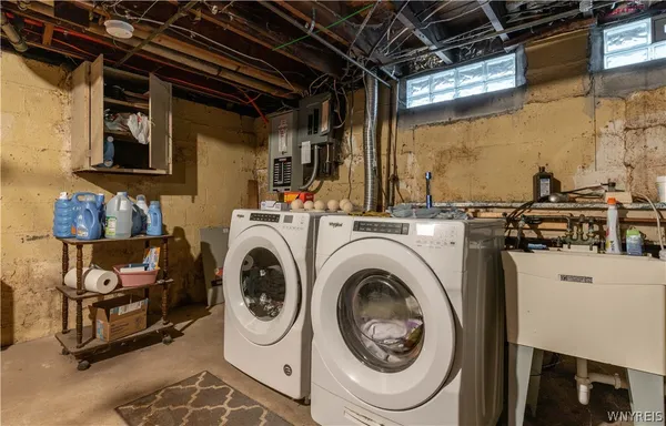 $344,900 | 243 Capen Boulevard, Amherst, NY 14226