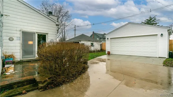 $344,900 | 243 Capen Boulevard, Amherst, NY 14226