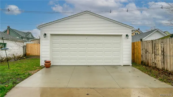 $344,900 | 243 Capen Boulevard, Amherst, NY 14226