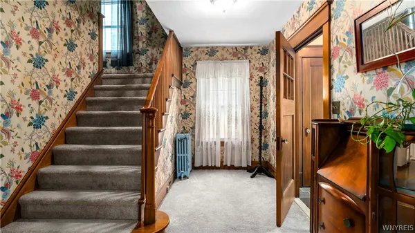 $344,900 | 243 Capen Boulevard, Amherst, NY 14226