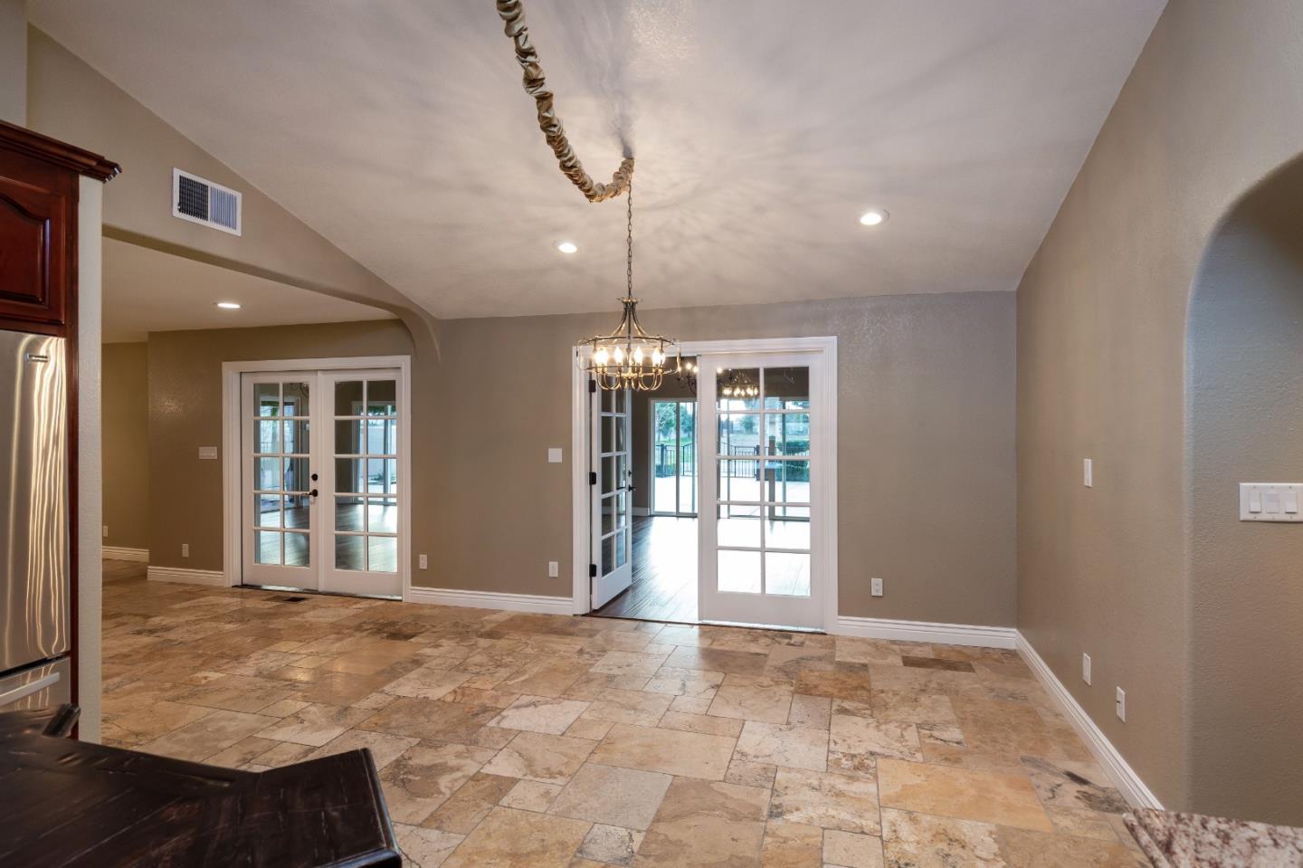 930 Wright Road Hollister, CA 95023 - Photo 6 of 37 Gallery Image 6