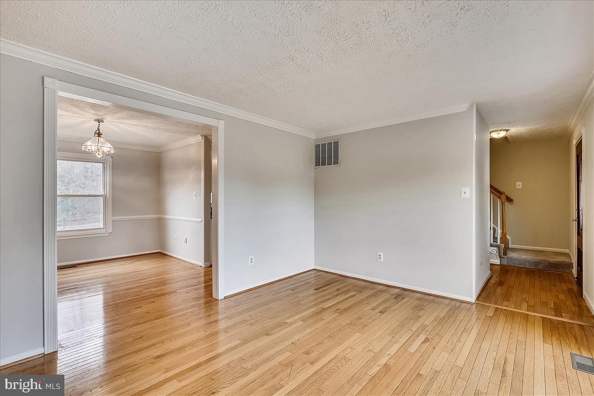 14904 Windmill Terrace Silver Spring, MD 20905 - Photo 10 of 80 Living Room