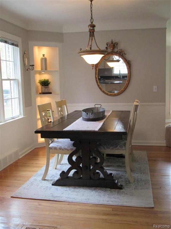 1635 Fairholme Road Grosse Pointe Woods, MI 48236 - Photo 13 of 42