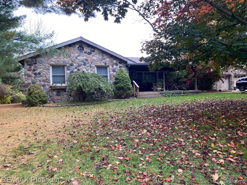 1880 Tooley Road Howell, MI 48843 - Photo 1 of 22