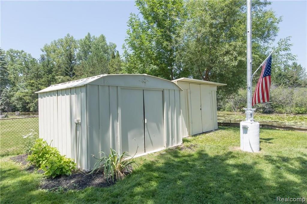 217 Reymont Road Waterford, MI 48327 - Photo 6 of 30