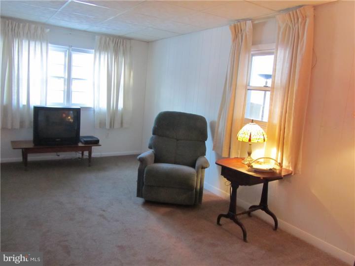 19 Dewey Road Cheltenham, PA 19012 - Photo 11 of 25 Family Room