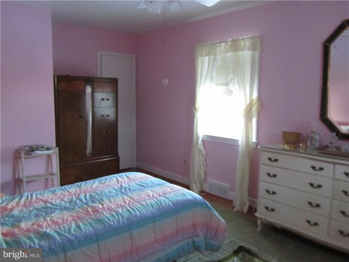 19 Dewey Road Cheltenham, PA 19012 - Photo 17 of 25 Bedroom 2
