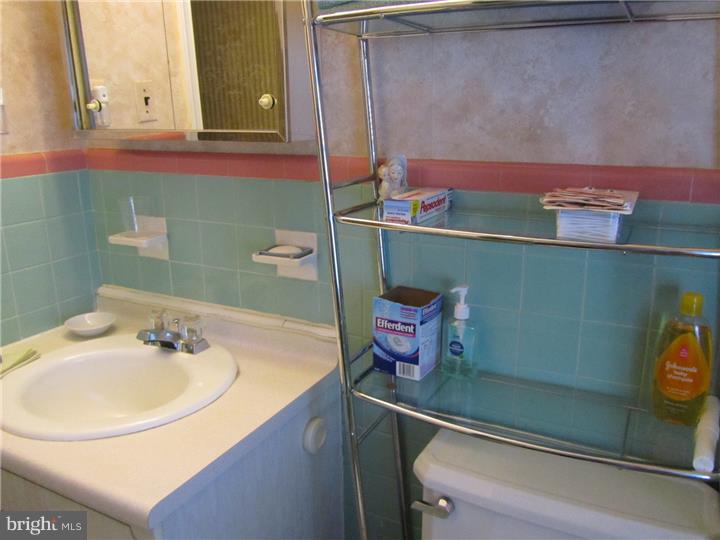 19 Dewey Road Cheltenham, PA 19012 - Photo 21 of 25 Bathroom
