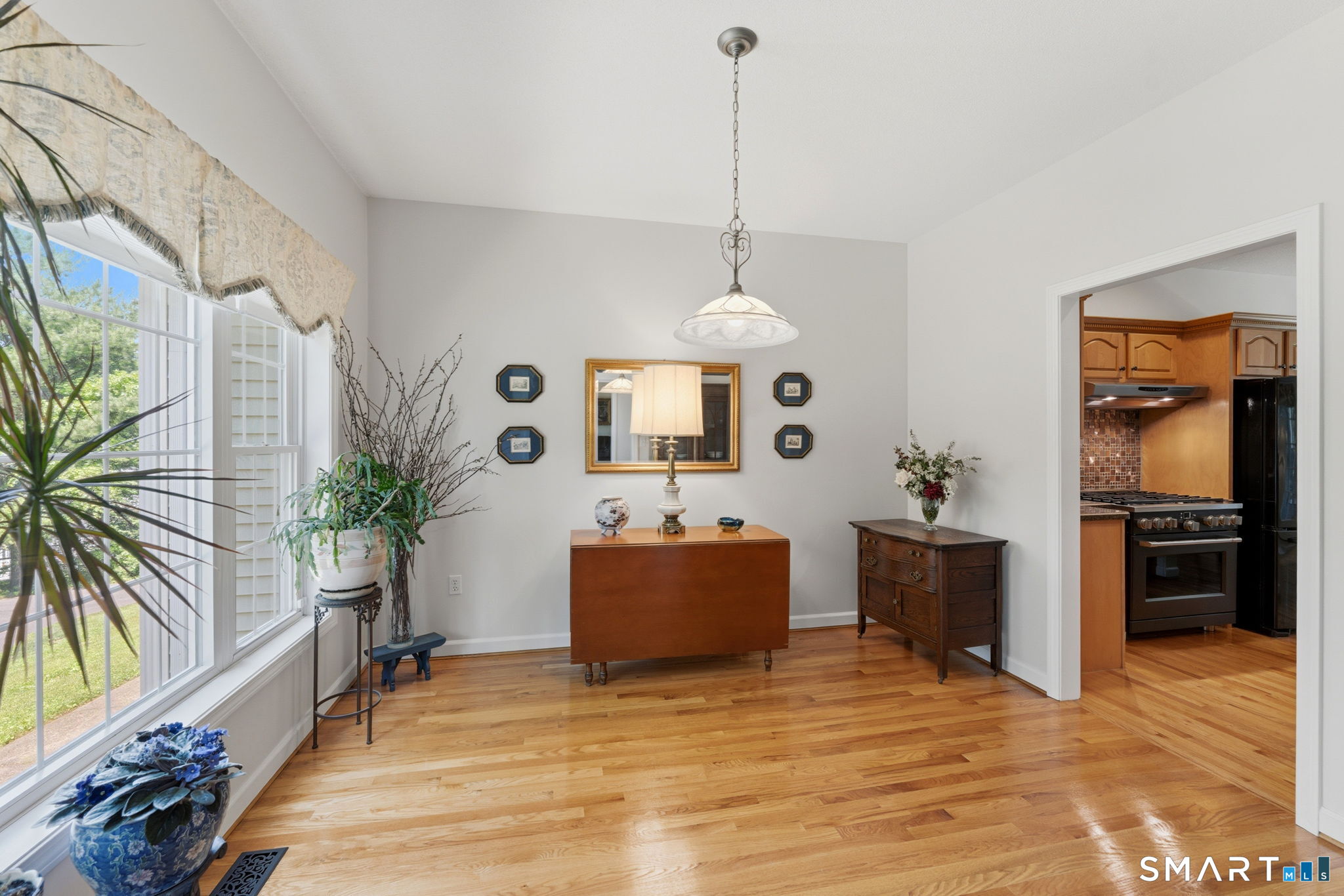 223 Broad Brook Road Enfield, CT 06082 - Photo 10 of 39