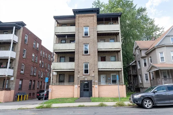 $1,575 | 474 Liberty Street, Unit 4R, Springfield, MA 01104