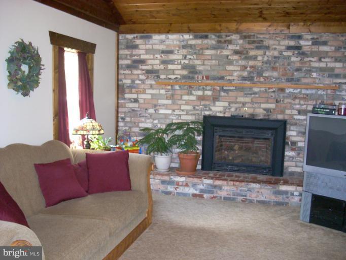 9010 Indiantown Road King George, VA 22485 - Photo 4 of 19 Family Room