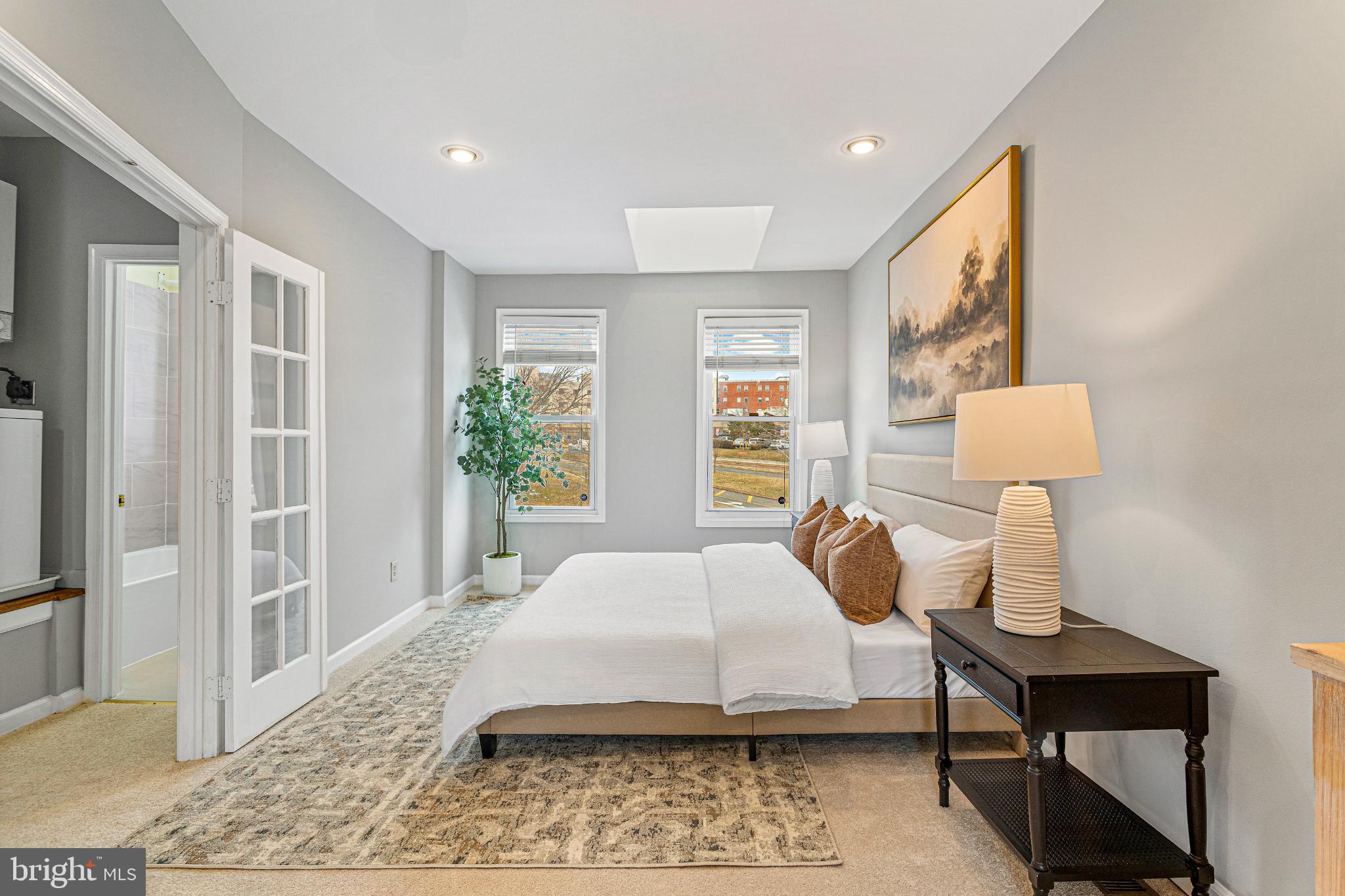 3028 Park Place Northwest Washington, DC 20001 - Photo 13 of 29 Incredibly spacious and bright primary bedroom