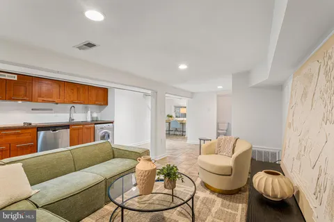 $615,000 | 3028 Park Place Northwest, Washington, DC 20001