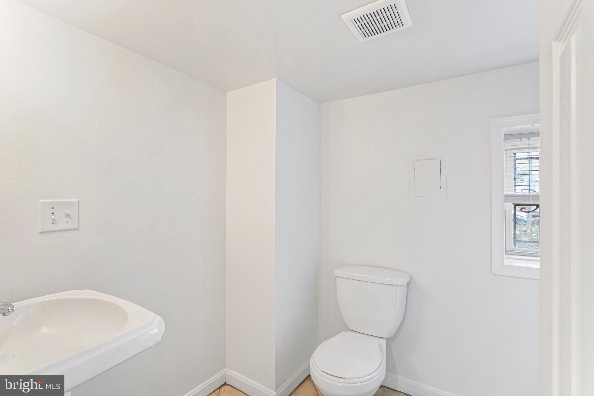 3028 Park Place Northwest Washington, DC 20001 - Photo 26 of 29 Second Bathroom