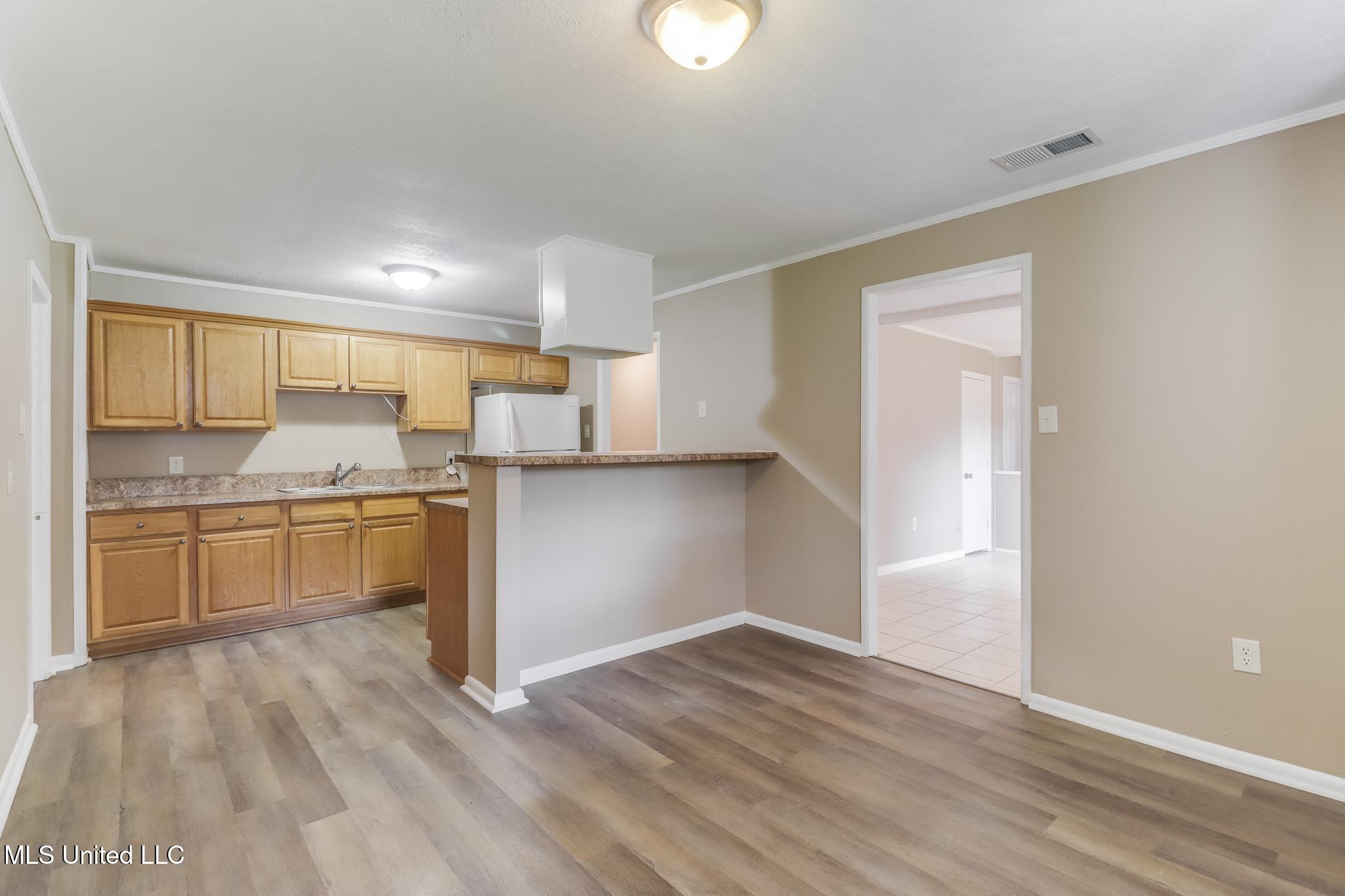 511 East Old Pass Road Long Beach, MS 39560 - Photo 5 of 24 IMG_1364