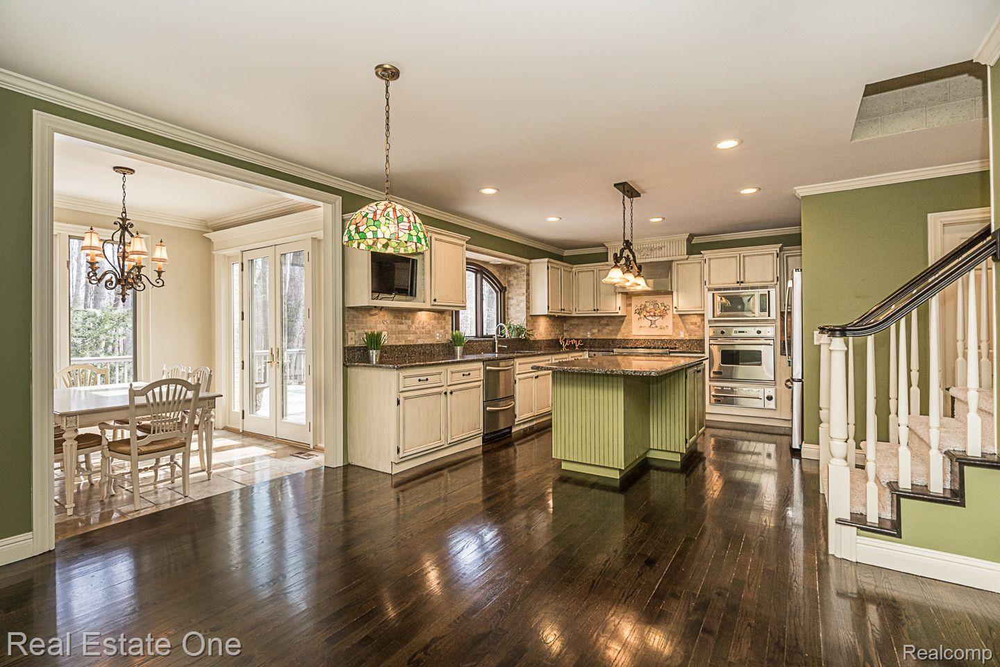 1926 Brookfield Road Rochester, MI 48306 - Photo 27 of 70 Gallery Image 27