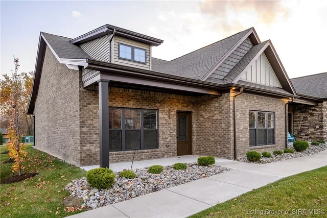 $345,000 | 901 Glenwood Gardens Drive, Sellersburg, IN 47172