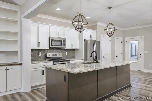 $345,000 | 901 Glenwood Gardens Drive, Sellersburg, IN 47172