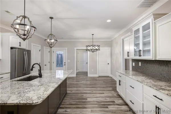 $345,000 | 901 Glenwood Gardens Drive, Sellersburg, IN 47172