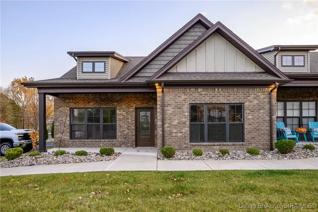 $345,000 | 901 Glenwood Gardens Drive, Sellersburg, IN 47172