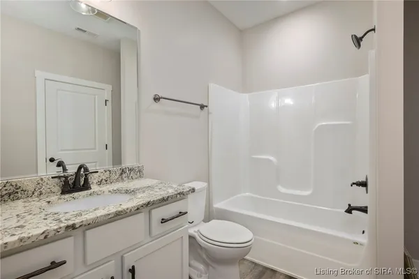 $345,000 | 901 Glenwood Gardens Drive, Sellersburg, IN 47172