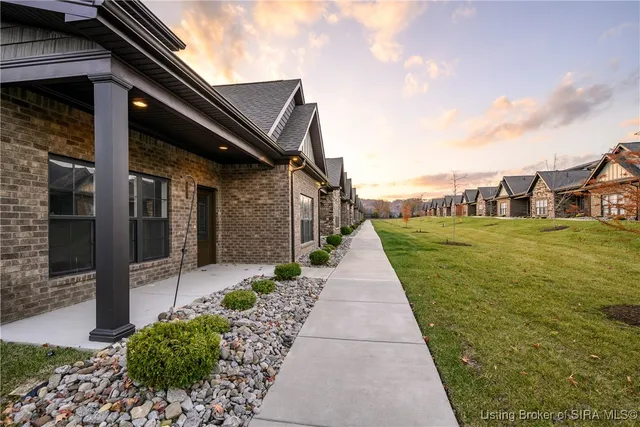 $345,000 | 901 Glenwood Gardens Drive, Sellersburg, IN 47172