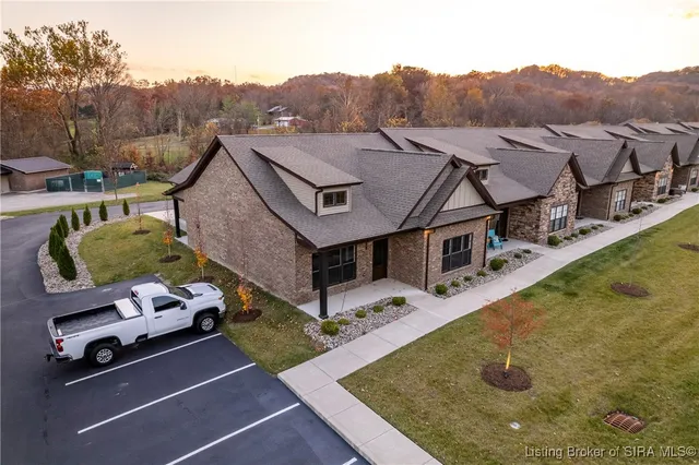 $345,000 | 901 Glenwood Gardens Drive, Sellersburg, IN 47172