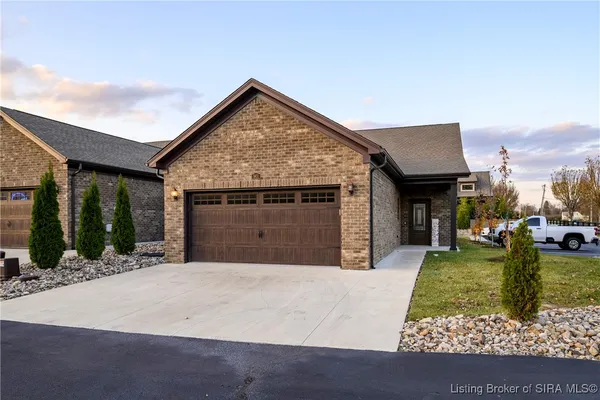 $345,000 | 901 Glenwood Gardens Drive, Sellersburg, IN 47172