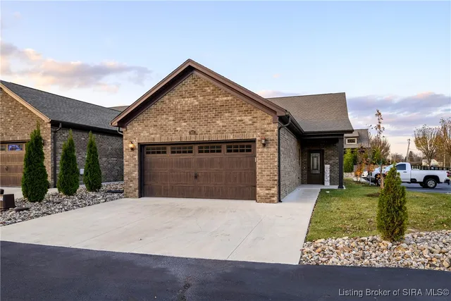 $345,000 | 901 Glenwood Gardens Drive, Sellersburg, IN 47172