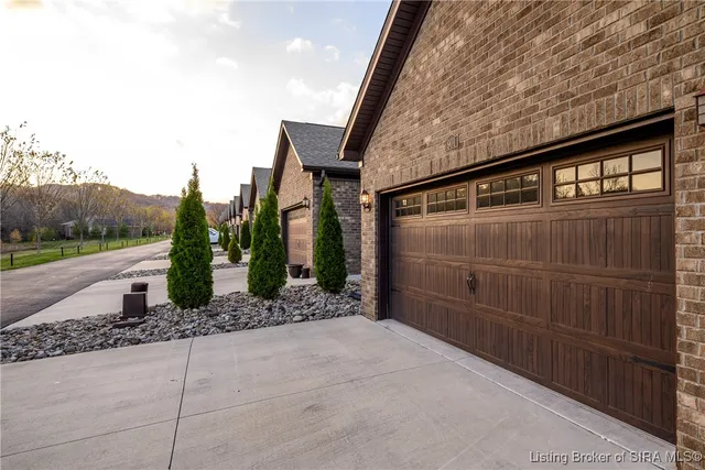 $345,000 | 901 Glenwood Gardens Drive, Sellersburg, IN 47172