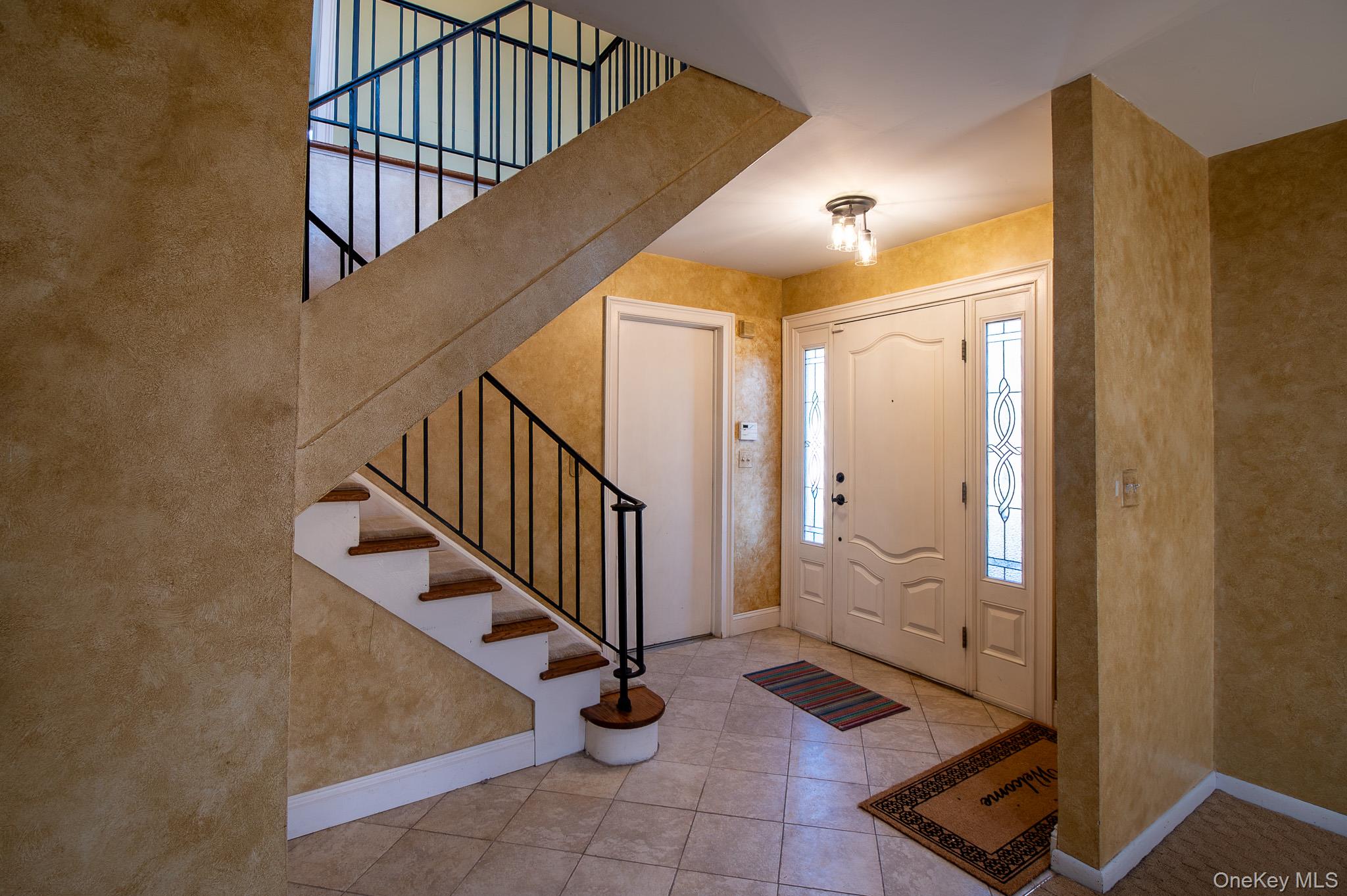 83 Edgepark Road White Plains, NY 10603 - Photo 2 of 25