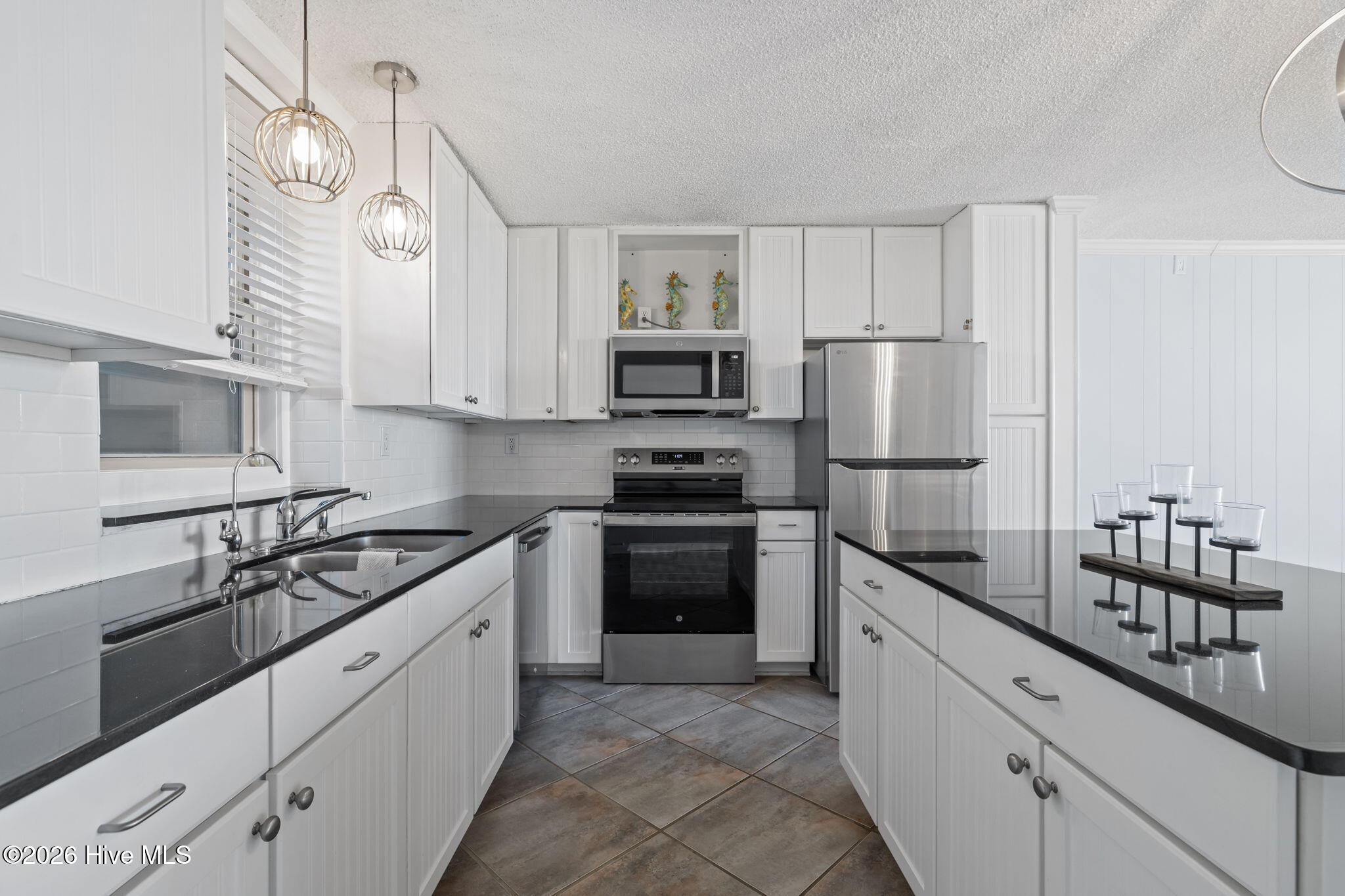 2305 West Fort Macon Road, Unit 107 Atlantic Beach, NC 28512 - Photo 11 of 32 Kitchen
