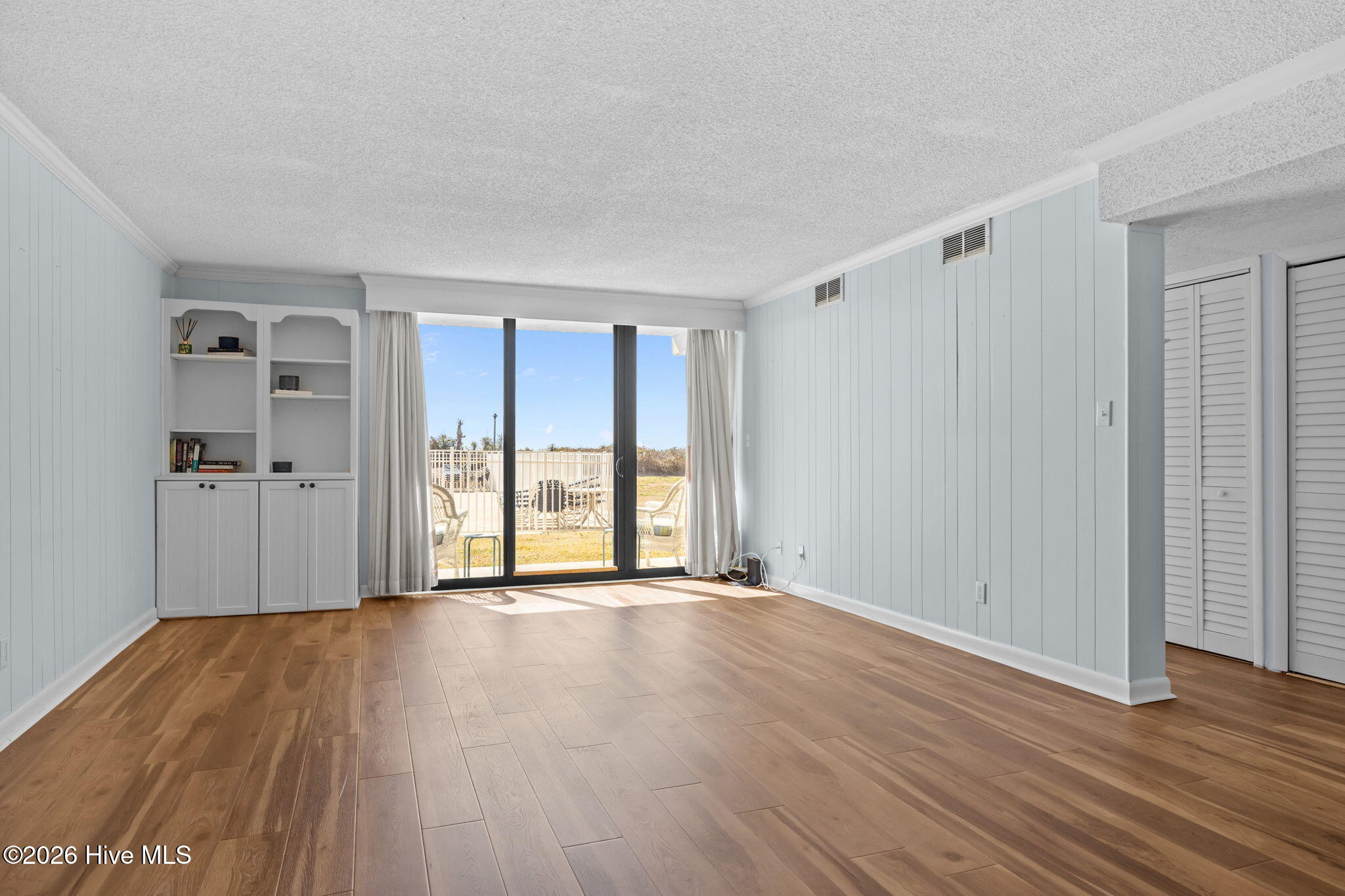 2305 West Fort Macon Road, Unit 107 Atlantic Beach, NC 28512 - Photo 5 of 32 Living Room