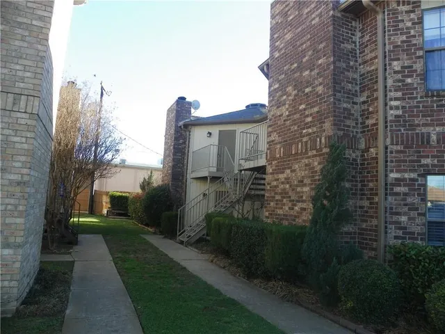 $1,339 | 732 Bluebonnet Drive, Unit C, Keller, TX 76248