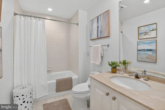 $1,700,000 | 5630 Wisconsin Avenue, Unit 406, Chevy Chase, MD 20815