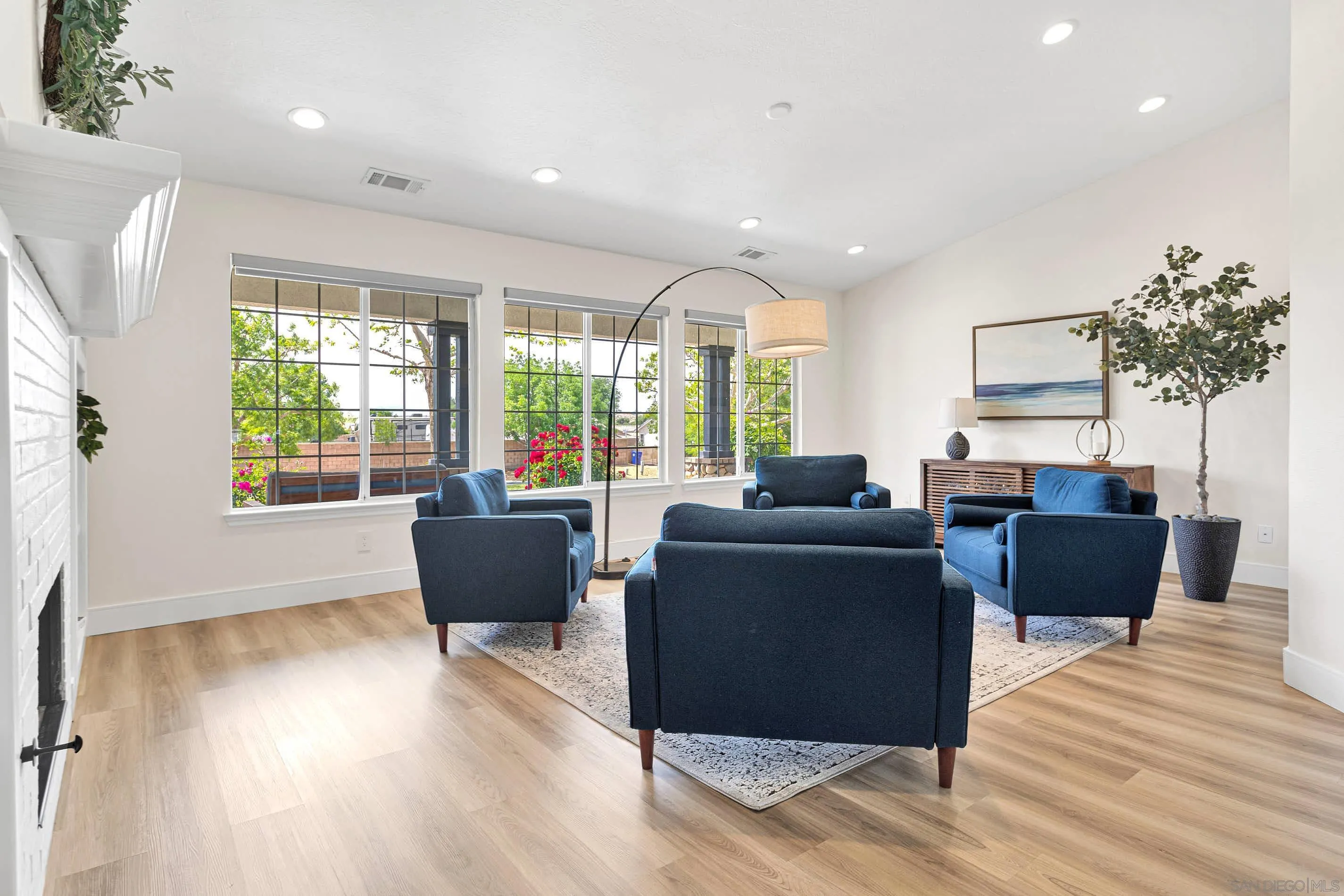 15305 Lookout Road Apple Valley, CA 92307 - Photo 12 of 52 Gallery Image 12